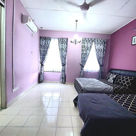 E&A Homestay Klia/ Sepang/ Nilai المظهر الخارجي الصورة
