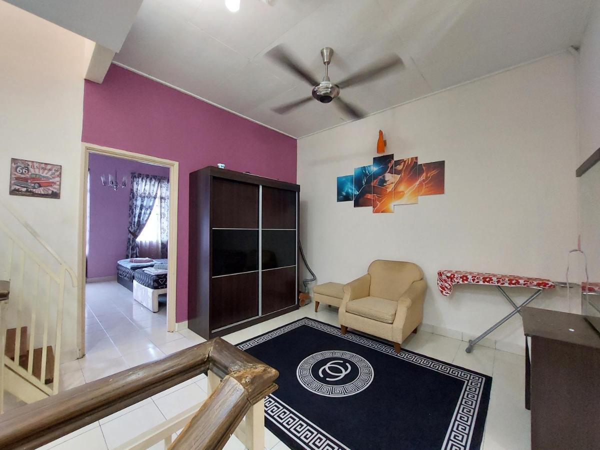 E&A Homestay Klia/ Sepang/ Nilai المظهر الخارجي الصورة