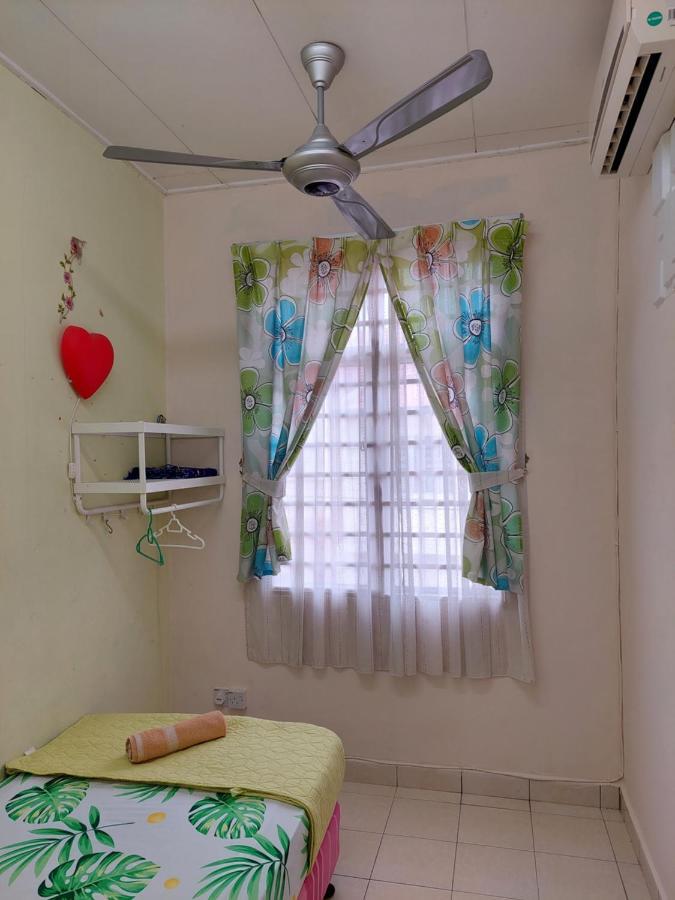 E&A Homestay Klia/ Sepang/ Nilai المظهر الخارجي الصورة