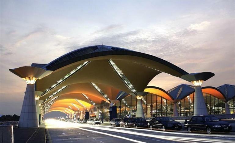 E&A Homestay Klia/ Sepang/ Nilai المظهر الخارجي الصورة